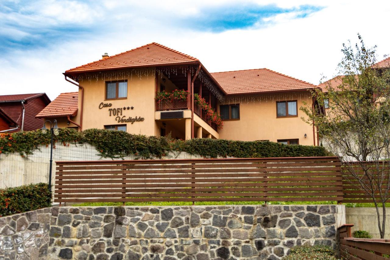 Casa Tofi Vendeghaz Aparthotel Praid Bagian luar foto