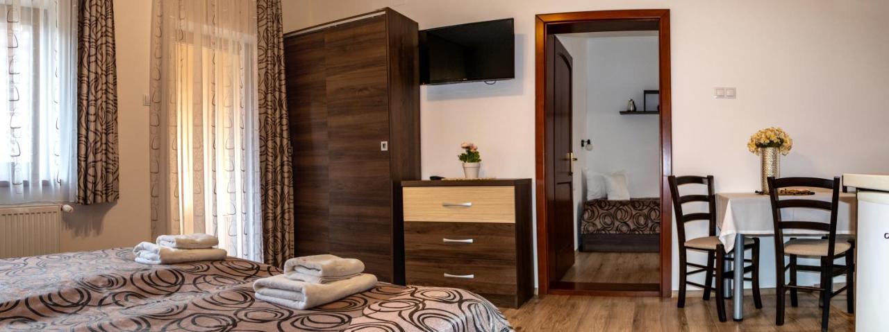 Casa Tofi Vendeghaz Aparthotel Praid Bagian luar foto