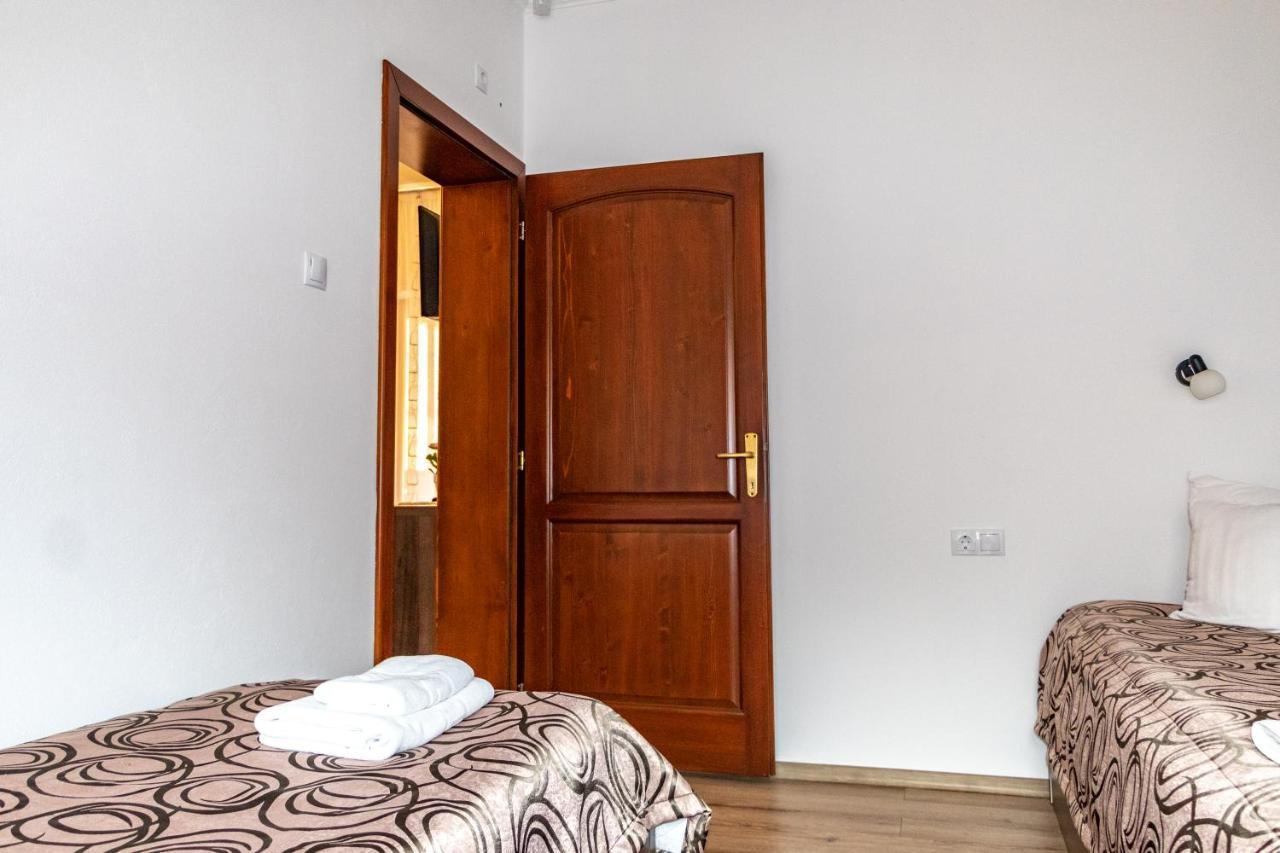 Casa Tofi Vendeghaz Aparthotel Praid Bagian luar foto