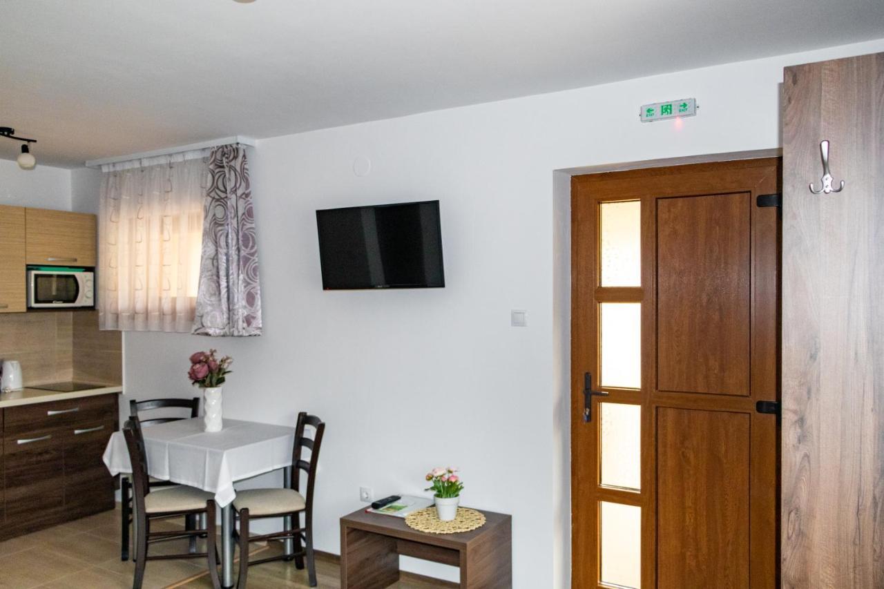 Casa Tofi Vendeghaz Aparthotel Praid Bagian luar foto